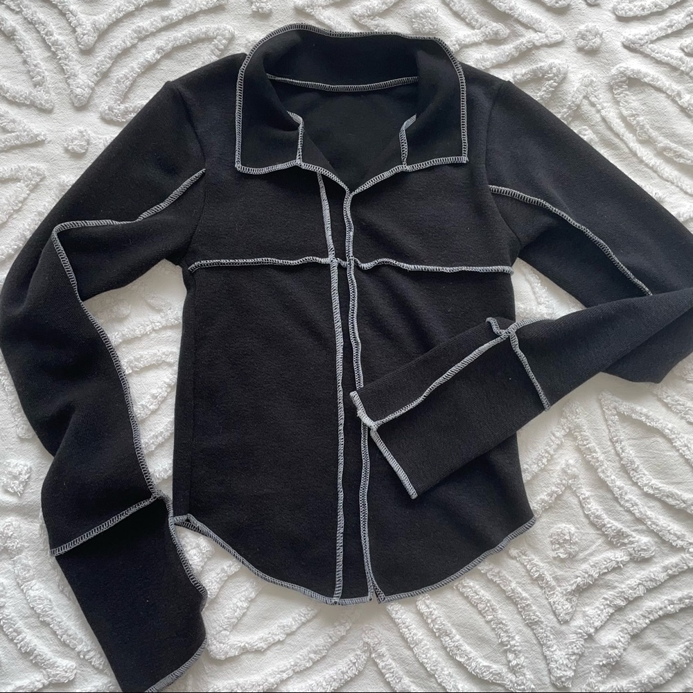 Exposed Hem Shirt Small